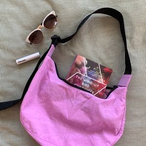 Baggu Medium Crescent Bag in Peony